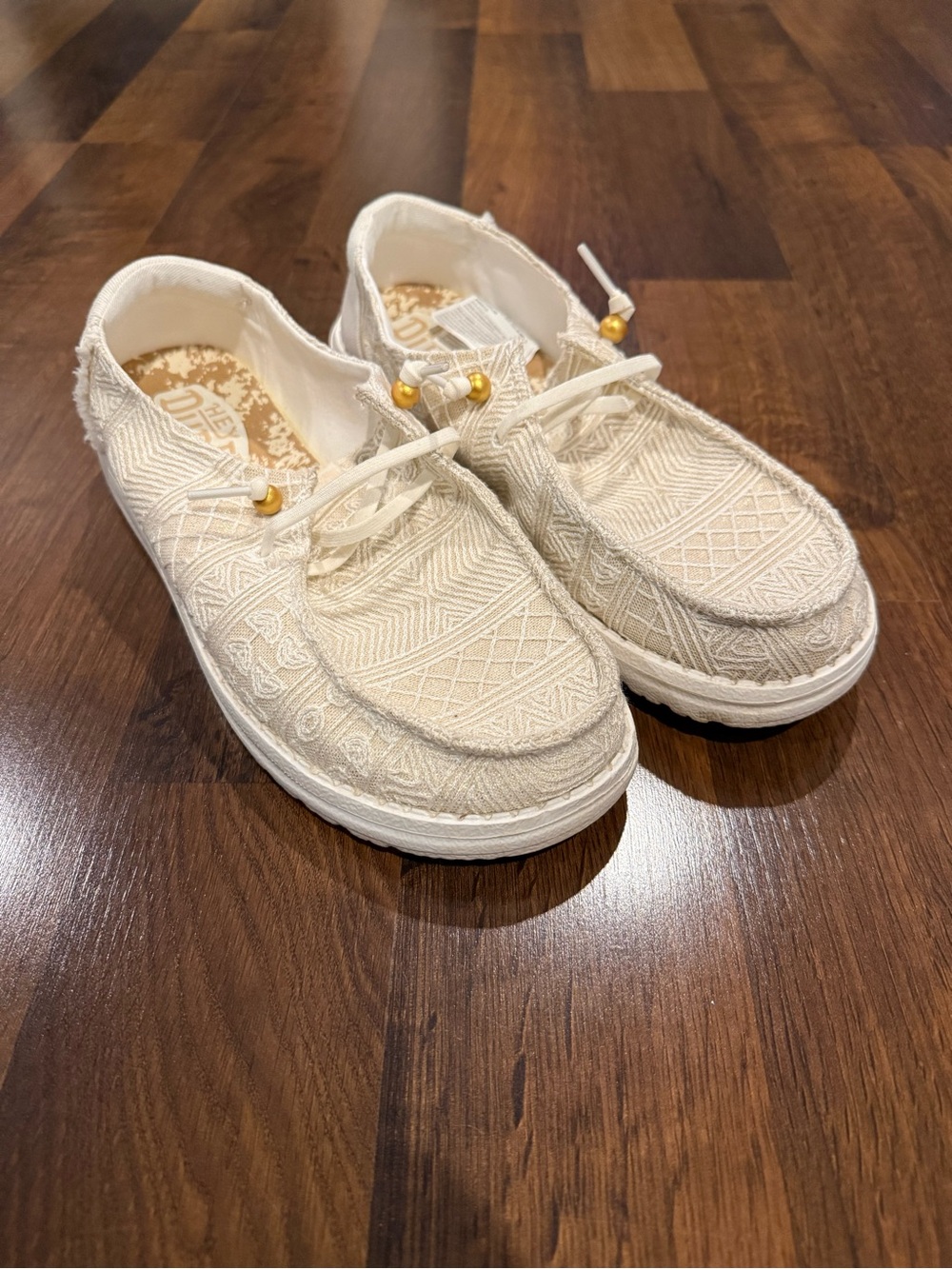 Hey Dude women’s Wendy Crochet Lace shoes (size 9)